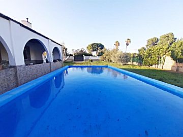 Foto Venta de casa con piscina en Utrera, Urbanizacion La Herradera