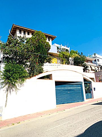Imagen 1 Venta de casa con piscina en Sitges