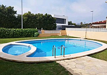 Screenshot_20230526-151559_Airbnb.jpg Alquiler de casa con piscina y terraza en Heliópolis-Curva (Benicasim (Benicàssim))