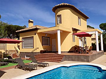 022-Exterior-Principal-2022-a.jpg Alquiler de casa con piscina y terraza en La Redondela (Isla Cristina), Las Palmeritas