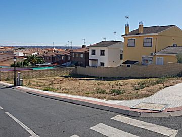 20191015_132236.jpg Venta de terrenos en Villa del Prado, casco urbano