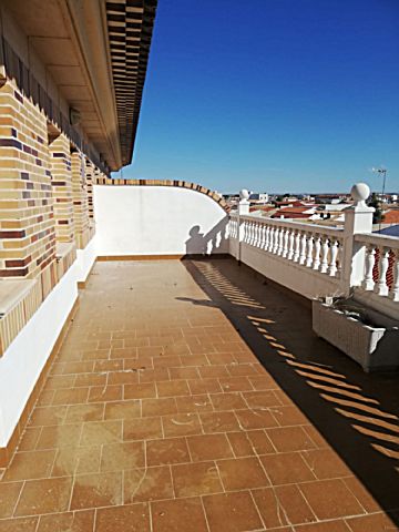  Venta de piso con terraza en Socuéllamos