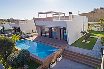 Foto Venta de casa con piscina y terraza en Finestrat, Finestrat