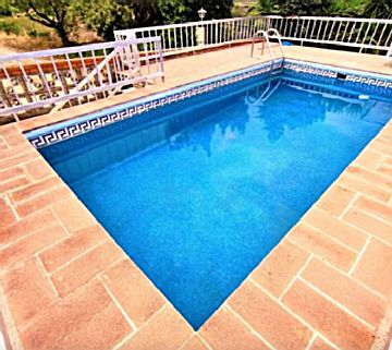 47155a6c4fb4463ae873861f9d826f9e44c43a0f.jpg Venta de casa con piscina y terraza en Real
