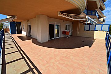 Foto Venta de piso con piscina y terraza en Tavernes de la Valldigna, Playa de tavernes