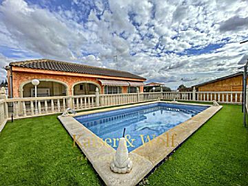 Imagen 1 Venta de casa con piscina en Albatera