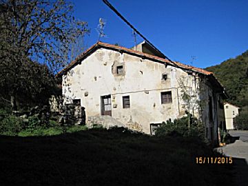 Fachada principal Venta de casa con terraza en Arriondas (Parres (Concejo))