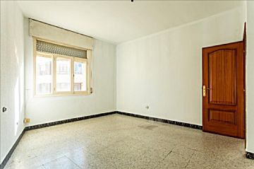 11568-2025 Venta de piso con terraza en Ribeira