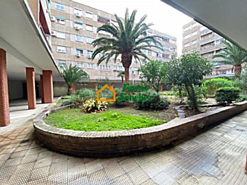 Imagen 0 Venta de piso con terraza en Centro (Zaragoza)