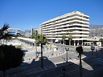 Imagen 1 Alquiler de piso en Nueva Andalucía (Marbella (Municipio))