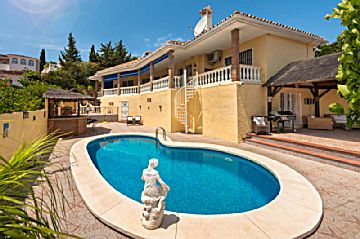 Imagen 1 Venta de casa con piscina en Torreblanca del Sol (Fuengirola)