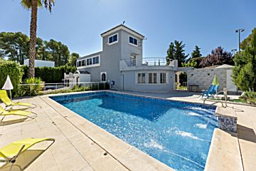 Foto Venta de casa con piscina y terraza en Albolote, PARQUE DEL CUBILLAS