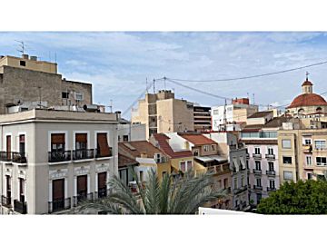 061778 Venta de ático con terraza en Centro (Alicante)