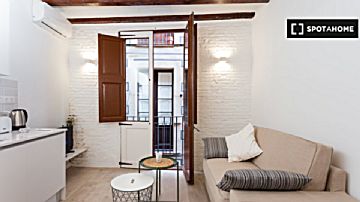 imagen Alquiler de estudios/loft con terraza en Raval (Barcelona)