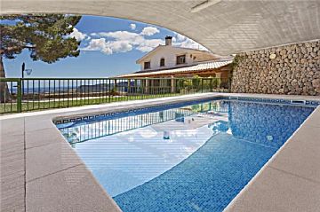  Venta de casas/chalet con piscina y terraza en ESPORLES (Pueblo) (Esporles)