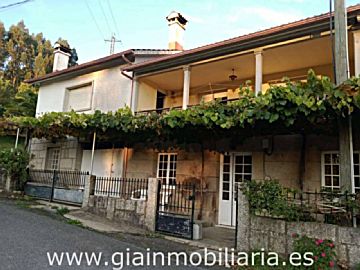 011426 Venta de casa con terraza en San Tomé e Santa María de Caldas de Reis