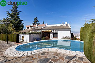 Foto Venta de casa con piscina y terraza en Monachil, COLINAS BERMEJAS