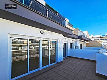 Foto Venta de piso con piscina y terraza en Santa Pola, Lomas de Carabasi