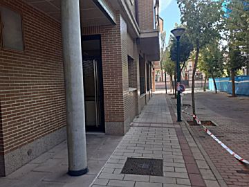 Foto 1 Venta de piso con piscina en Covaresa (Valladolid)