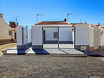 Imagen 1 Venta de casa en La Siesta, El Salado, Torreta, El Chaparral (Torrevieja)