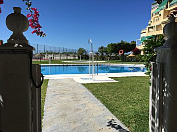 Imagen 1 Venta de piso con piscina en Salobreña