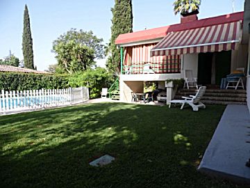 Imagen 1 Venta de casa con piscina en Villanueva del Ariscal