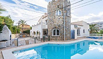 Foto Venta de casa con piscina y terraza en Calpe (Calp), Canuta I
