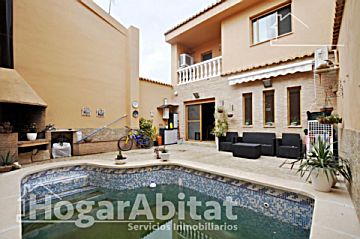 Foto Venta de casa con piscina y terraza en San Isidro de Benageber (Moncada), San Isidro de Benagéber