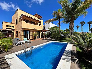 foto-1-1.jpg Venta de casa con piscina en San Miguel de Abona, Amarilla Golf