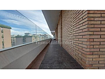 008244 Venta de piso con piscina y terraza en Echeverría del Palo (Málaga)