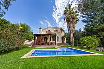 Foto Venta de casa con piscina y terraza en El Valle , Melegís