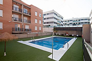 Foto Venta de piso con piscina en Camino de los Neveros (Granada), El serrallo