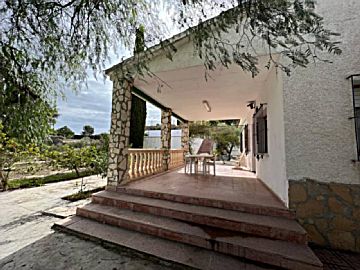 061559 Venta de casa con piscina y terraza en Rebolledo (Alicante)