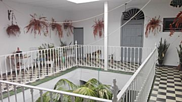 Foto Venta de casa con terraza en Chiclana de la Frontera, Centro urbano