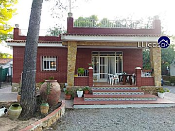 Foto Alquiler de casa con piscina y terraza en Olocau, Urbanización Pedralvilla