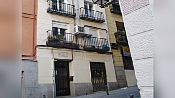 Imagen 1 Venta de piso con piscina en Embajadores (Madrid)