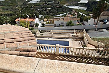 Foto Venta de casa con piscina y terraza en Callosa d'En Sarrià, Urbanización Almedia