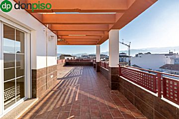 Foto Venta de ático con terraza en Armilla, Ayuntamiento