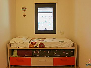 04-apt2-habitacio-doble llit nens.JPEG Alquiler de piso/apartamento con piscina y terraza en Fenals-Santa Clotilde (Lloret de Mar), Santa Clotilde 