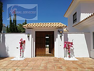 Foto 1 Venta de casas/chalet con piscina y terraza en Cartaya, Nuevo Portil