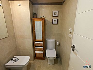 06-apt2-bany part WC.JPEG Alquiler de piso/apartamento con piscina y terraza en Fenals-Santa Clotilde (Lloret de Mar), Santa Clotilde 