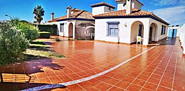 Imagen 1 Venta de casa con piscina en Sector Jaguarzo (Campo de Golf) (Almonte)