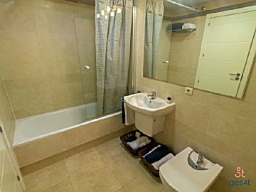 07-apt2-bany a, banyera.JPEG Alquiler de piso/apartamento con piscina y terraza en Fenals-Santa Clotilde (Lloret de Mar), Santa Clotilde 