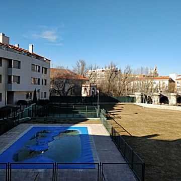  Venta de piso con piscina y terraza en Allende el Río (Palencia)