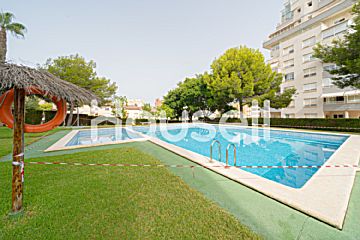  Venta de piso con piscina y terraza en Cabo de las Huertas (Alicante)