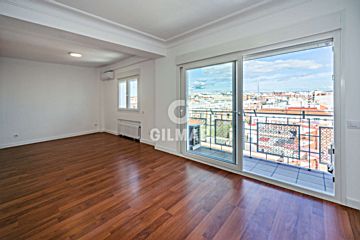 Imagen 1 Alquiler de piso en Cuatro Caminos (Madrid)